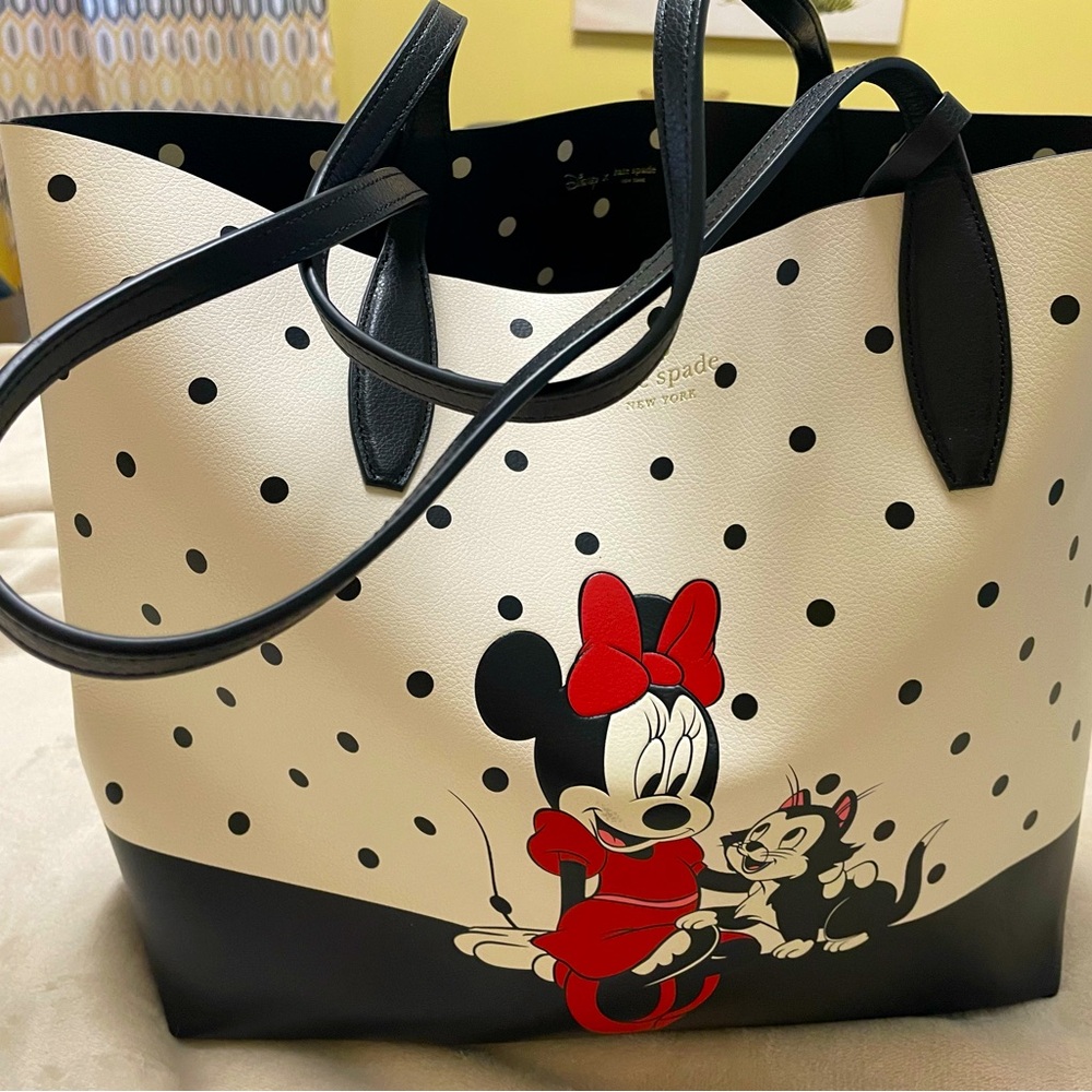 Kate spade Disney bag and it’s reversible